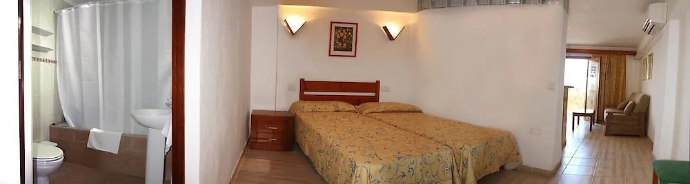 Apartamentos Llevant Playa d'en Bossa 0*,  Espanha